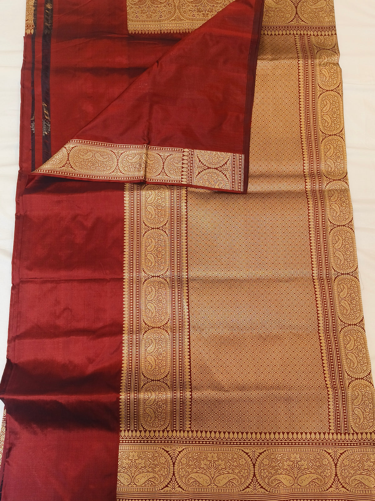 Pure Katan Silk Handloom Banarasi Saree - Deep Maroon Sona Rupa Booti with Rich Gold Zari Border & Pallu